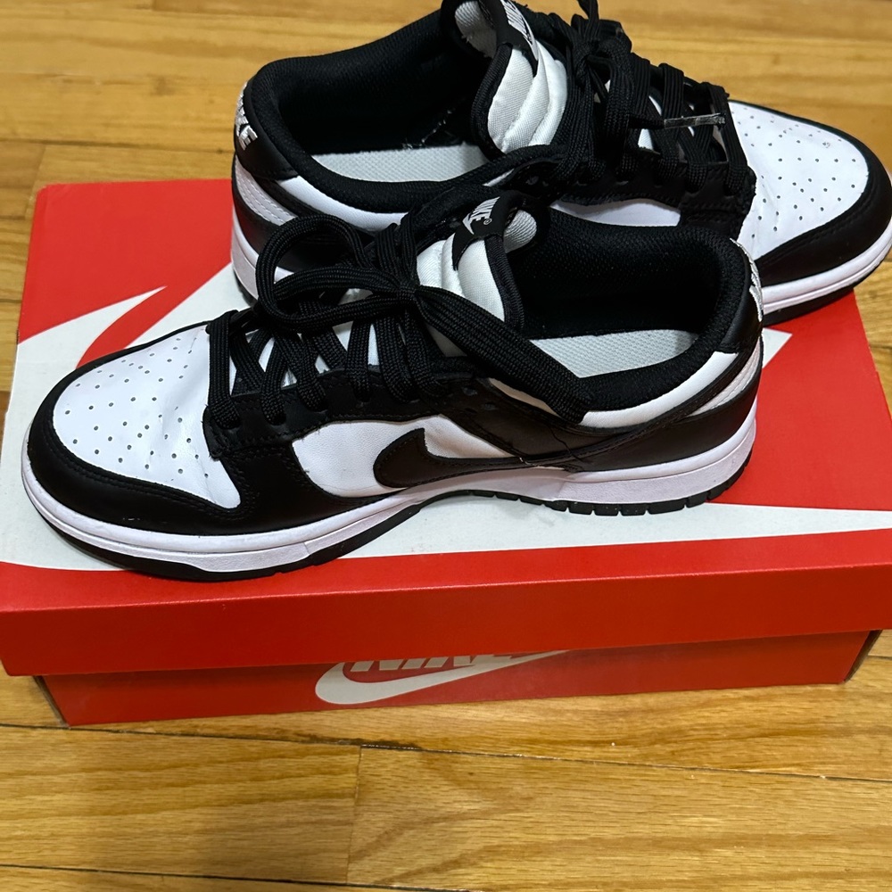 NIKE DUNK LOW PANDAS
